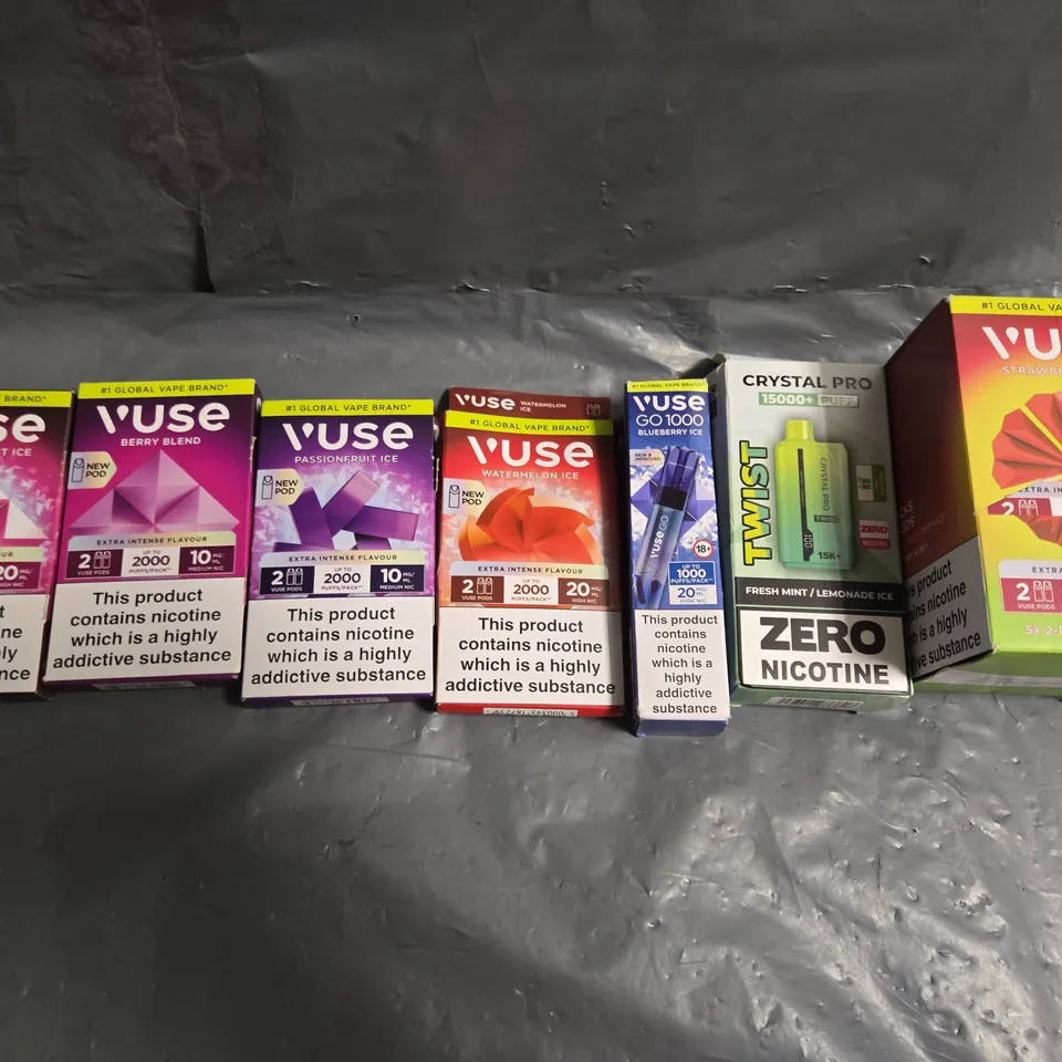 APPROXIMATELY 20 ASSORTED E-CIGARETTE & VAPING ITEMS IN VARIOUS BRANDS 