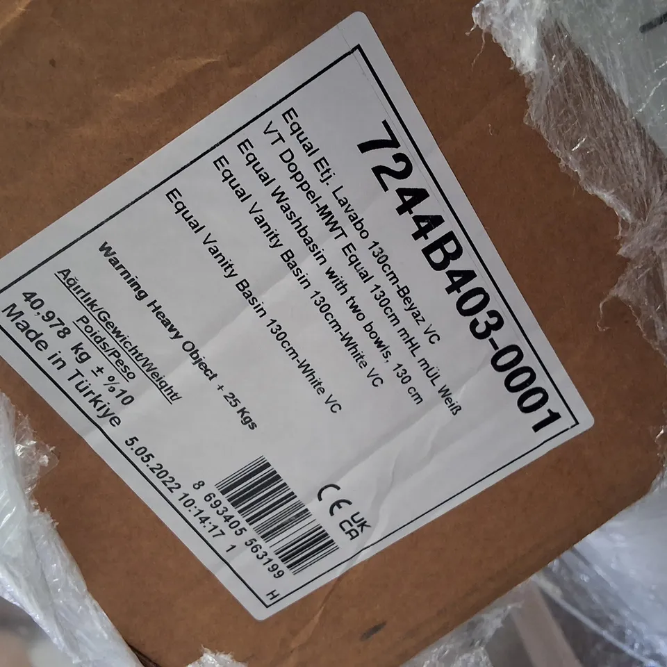 PALLET CONTAINING 6 VITRA S20 COMFORT HEIGHT CLOSE COUPLED WHITE WC PANS, 5 VITRA LAYTON 300MM SEMI PEDESTALS & BOXED EQUAL VANITY WASHBASIN WITH TAP HOLE, WITH OVERFLOW HOLE, 130 CM, WHITE