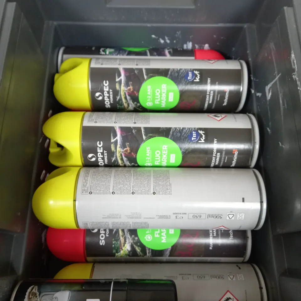 APPROXIMATELY 10 AEROSOL SPRAY PAINT CANS TO INCLUDE VALLEJO AND PAINT FACTORY