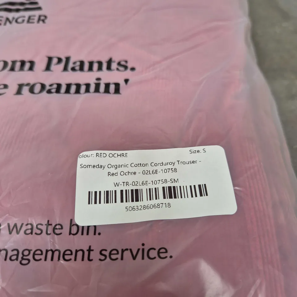 BAGGED PASSENGER SOMEDAY ORGANIC COTTON CORDUROY TROUSERS – RED OCHRE – SIZE S