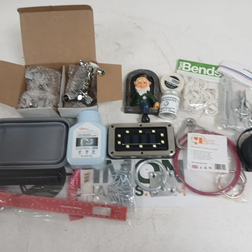 LOT OF ASSORTED HOUSEHOLD ITEMS TO INCLUDE MEASURING TAPE, BREAL AWAY CABLES AND SPRING