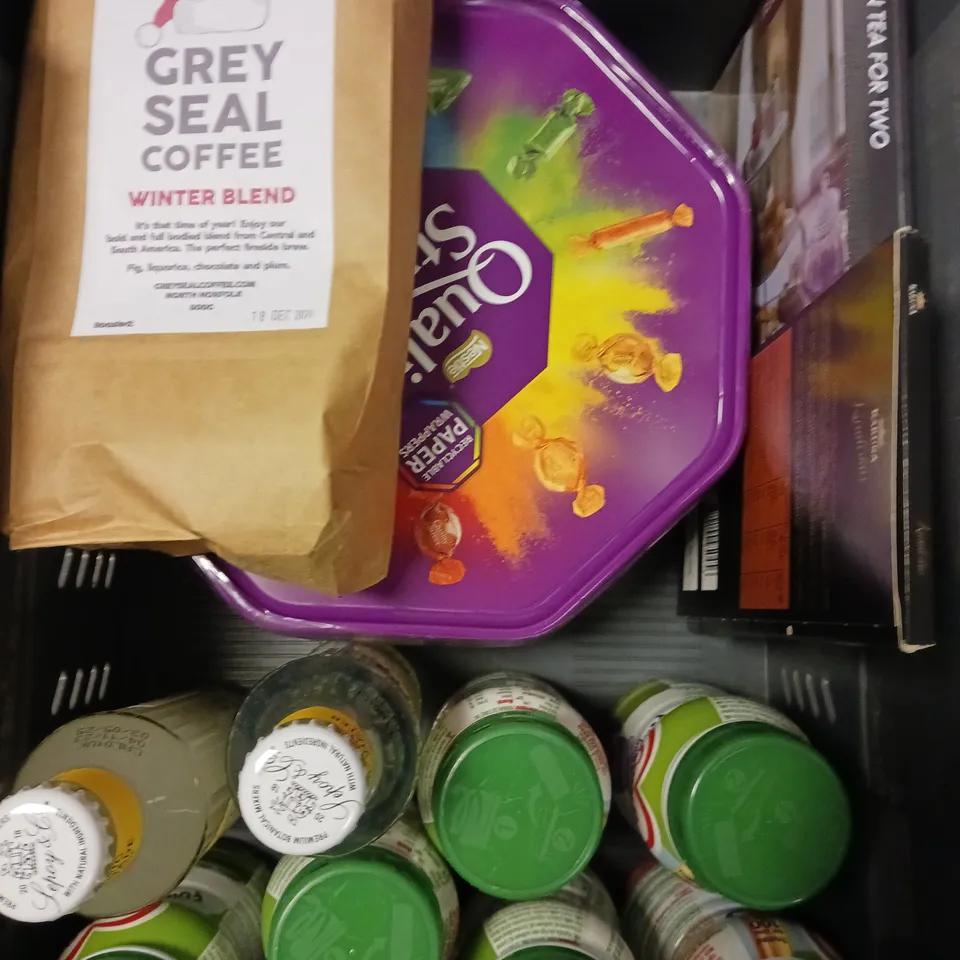 APPROXIMATELY 15 ASSORTED FOOD/DRINK PRODUCTS TO INCLUDE GREY SEAL COFFEE, VANILLA FUDGE, SEPOY & CO DRINKS ETC