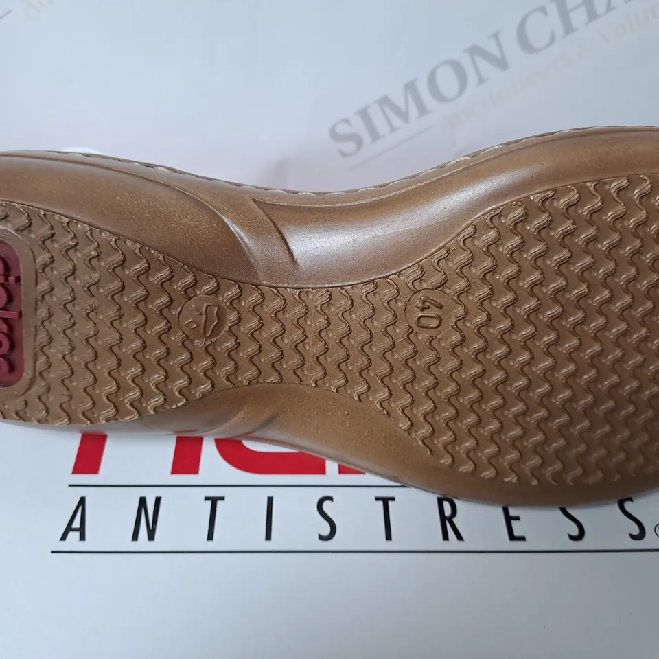 BOXED RIEKER SANDLES IN WHITE SIZE US 8 1/2 