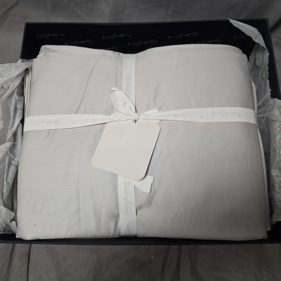 BOXED BEDDING ENVY T800 EGYPTIAN COTTON GRAND SPLENDOUR BEDDING SET - OYSTER MUSHROOM