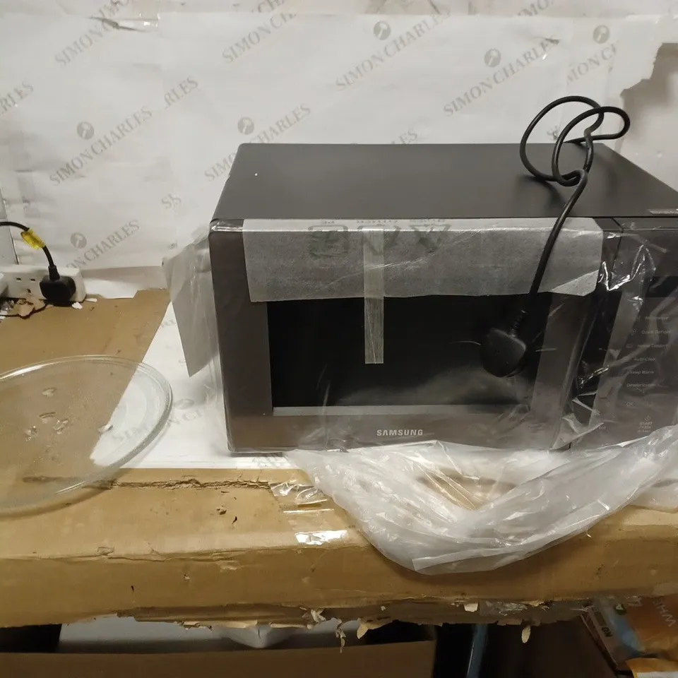 SAMSUNG 23L MICROWAVE OVEN RRP £179