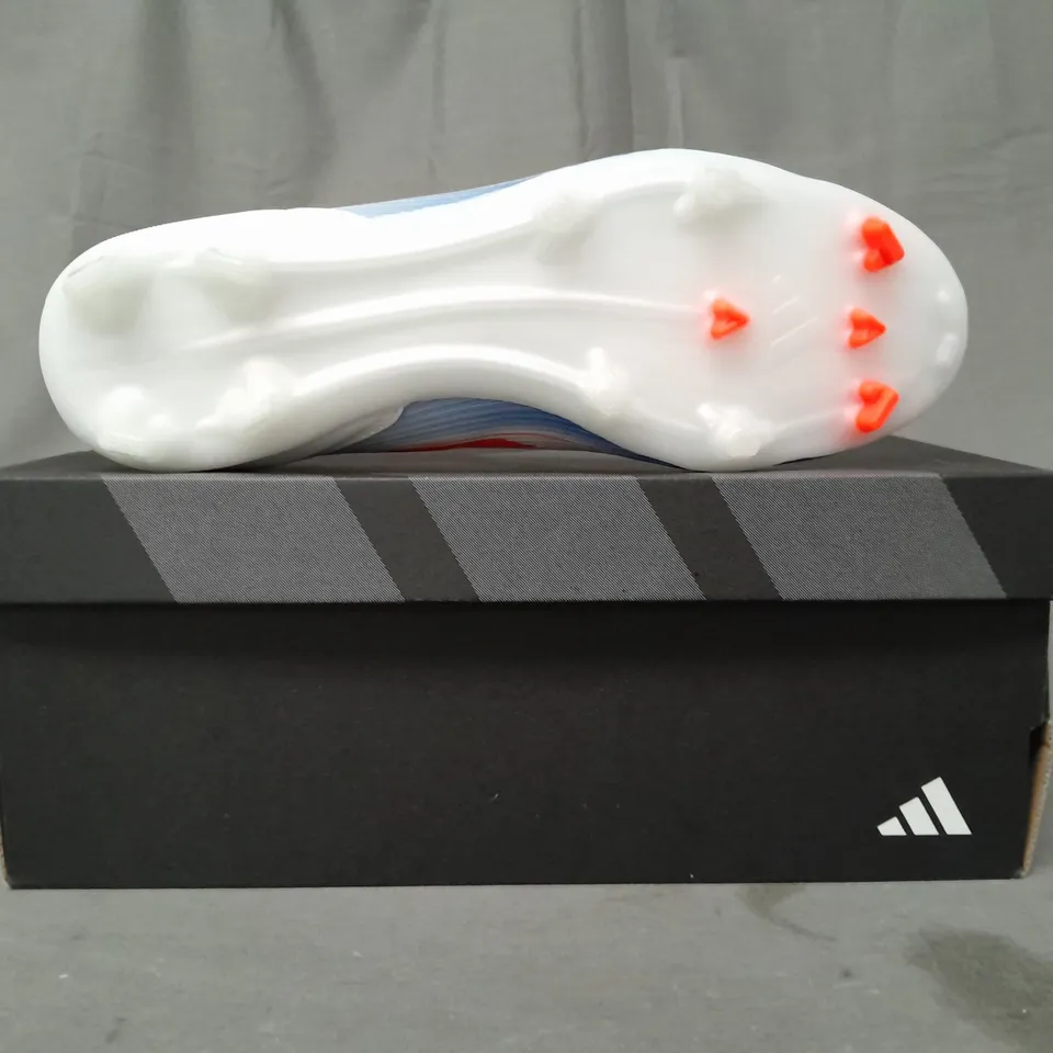 BOXED PAIR OF ADIDAS F50 LEAGUE LL FOOTBALL BOOTS IN WHITE/MULTI COLOUR UK SIZE 8