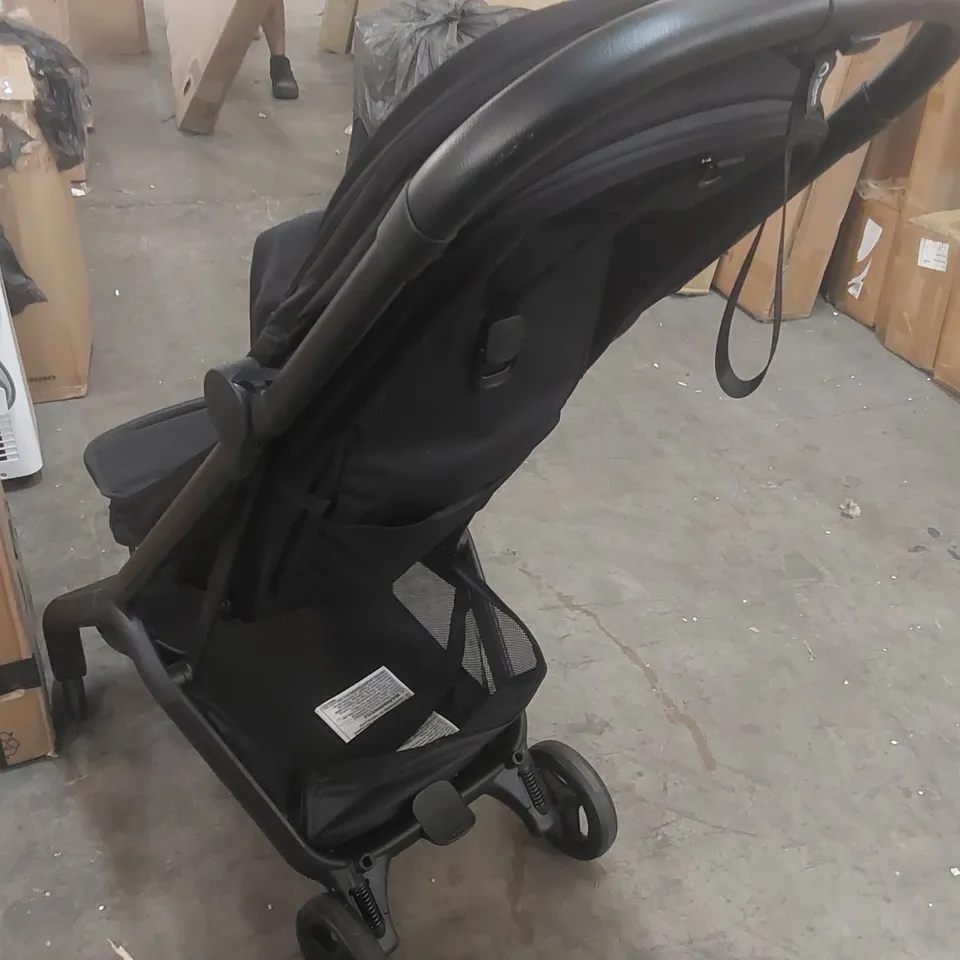 BUGABOO FOLDING PRAM