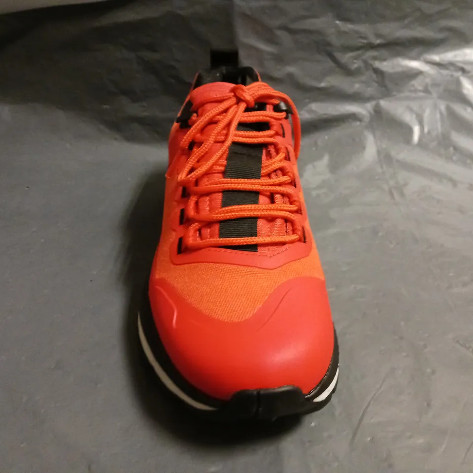 BOXED PAIR OF RVRV TRAINERS IN ORANGE/BLACK UK SIZE 6