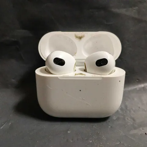 APPLE AIRPODS - A2566