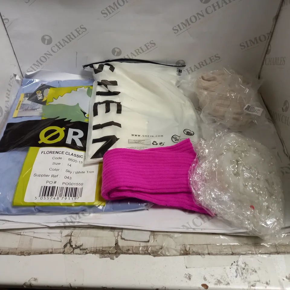 LOT OF APPROX 15 ASSORTED CLOTHES TO INCLUDE SHIRTS, BLOUSES, ARM WARMERS ETC