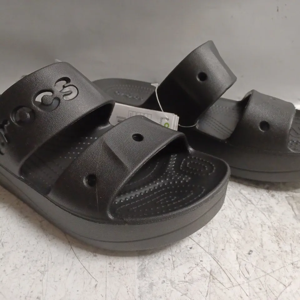 PAIR OF CROCS BAYA PLATFORM SANDALS IN BLACK SIZE UK 8
