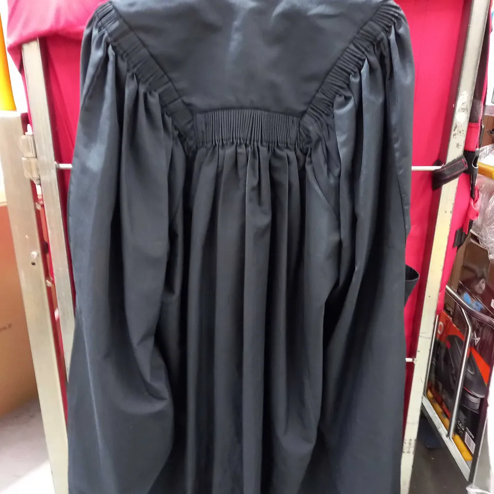 RYDER & AMIES CAMBRIDGE UNIVERSITY STUDENT GOWN