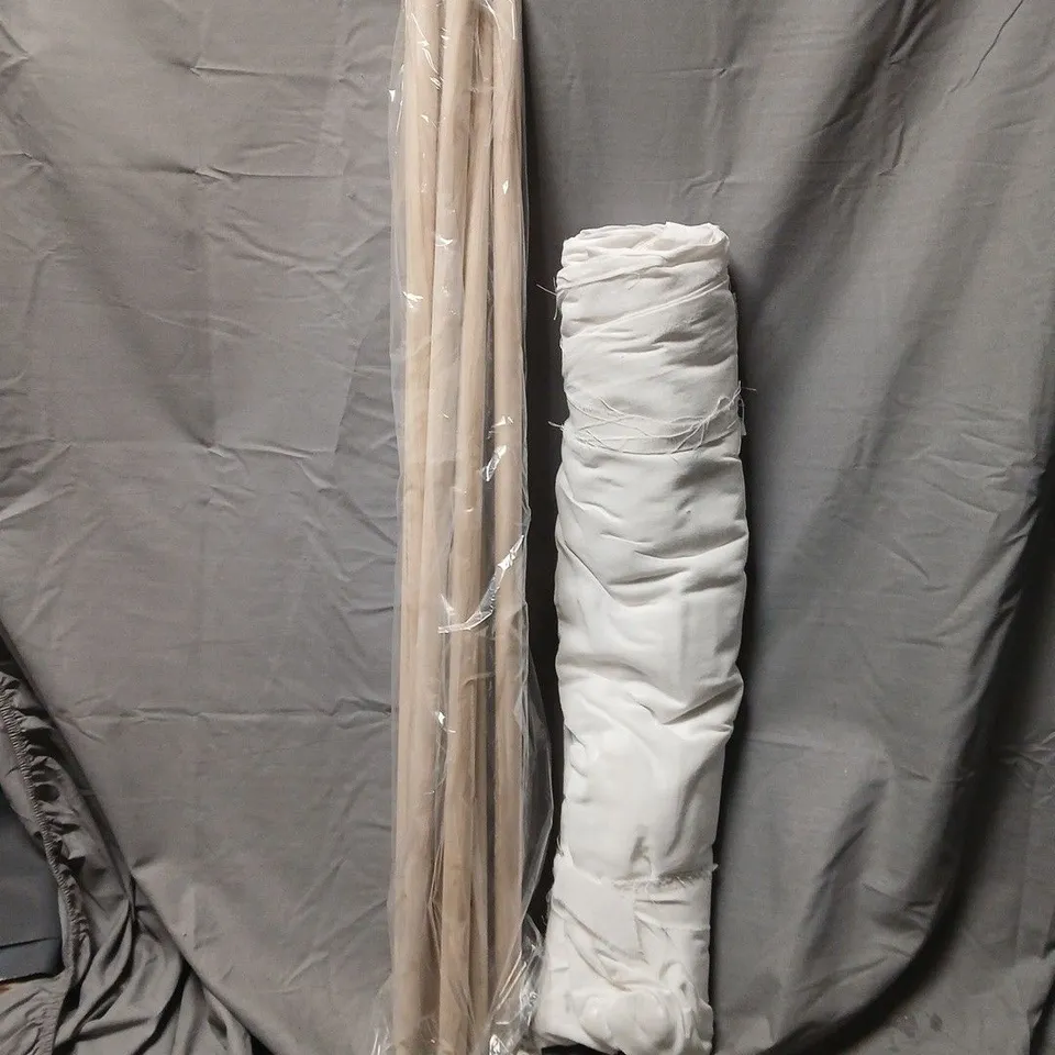 CHILDRENS TEEPEE TENT IN WHITE