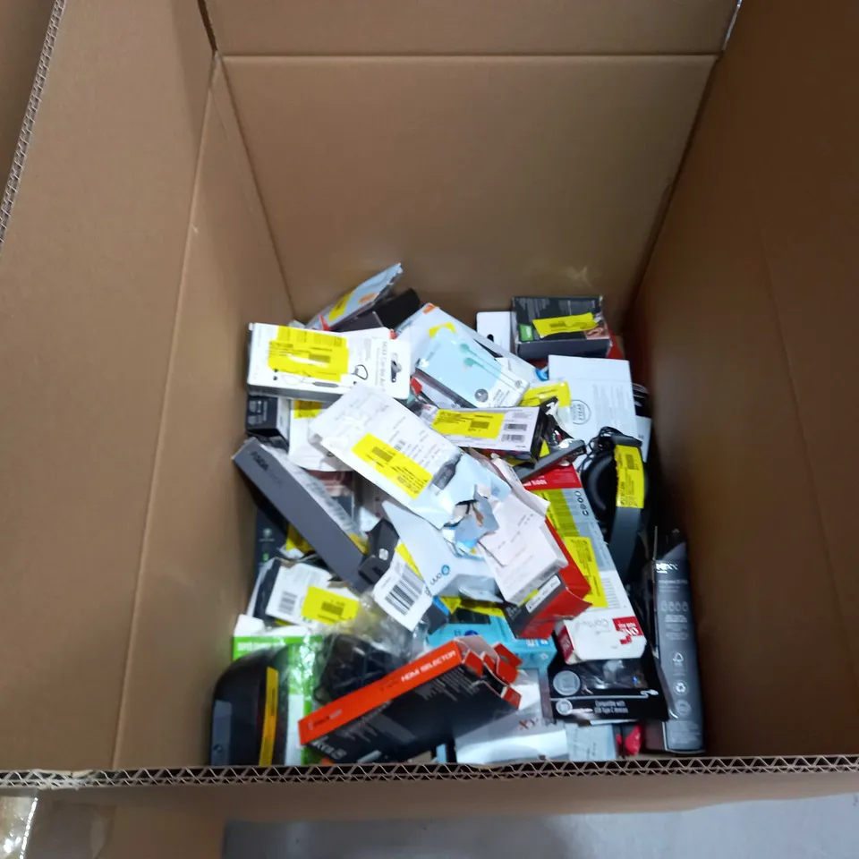 BOX OF APPROXIMATELY 30 ITEMS TO INCLUDE A WIRELESS KEYBOARD, A PAIR OF RX1 WIRELESS HEADPHONES, A PORTAB;E BLUETOOTH SPEAKER AND A EVOLVE TV REMOTE