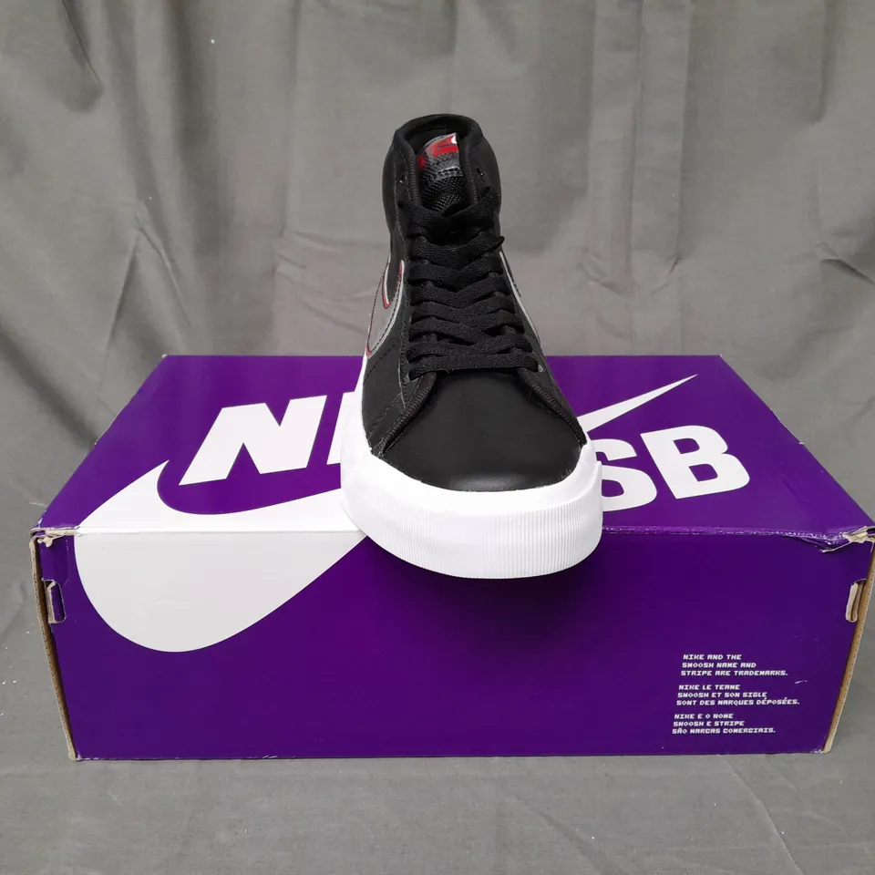 BOXED PAIR OF NIKE ZOOM BLAZER MID PRO GT SHOES IN BLACK/METALLIC SILVER UK SIZE 6.5