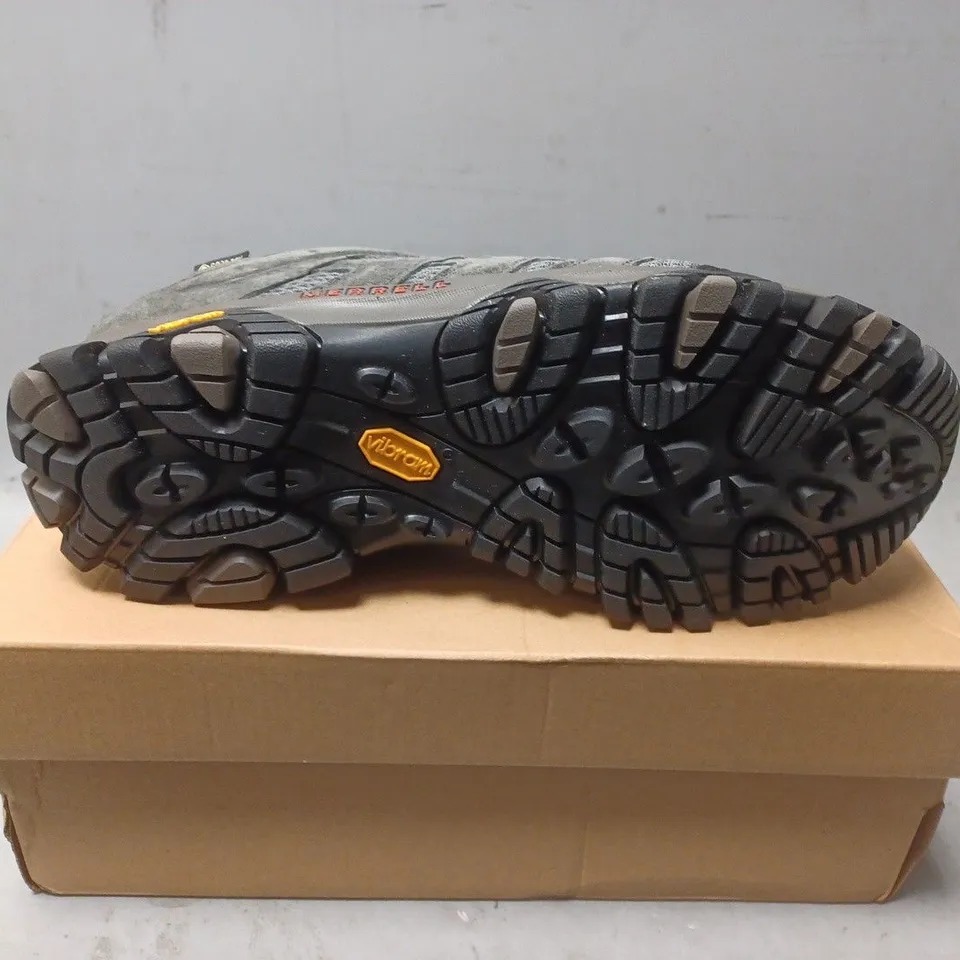 BOXED PAIR OF MERRELL MOAB 3 GTX BELUGA SHOES - UK SIZE 10