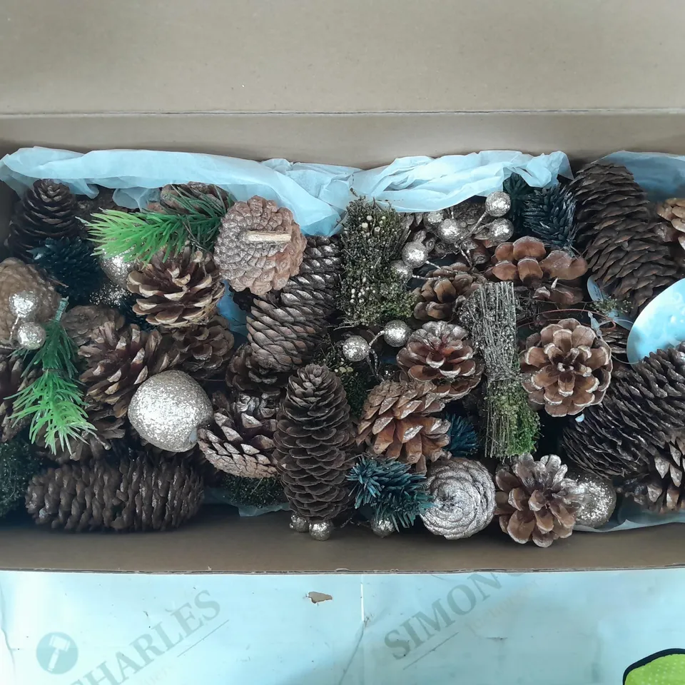 FESTIVE DECROTIVE GARLAND 