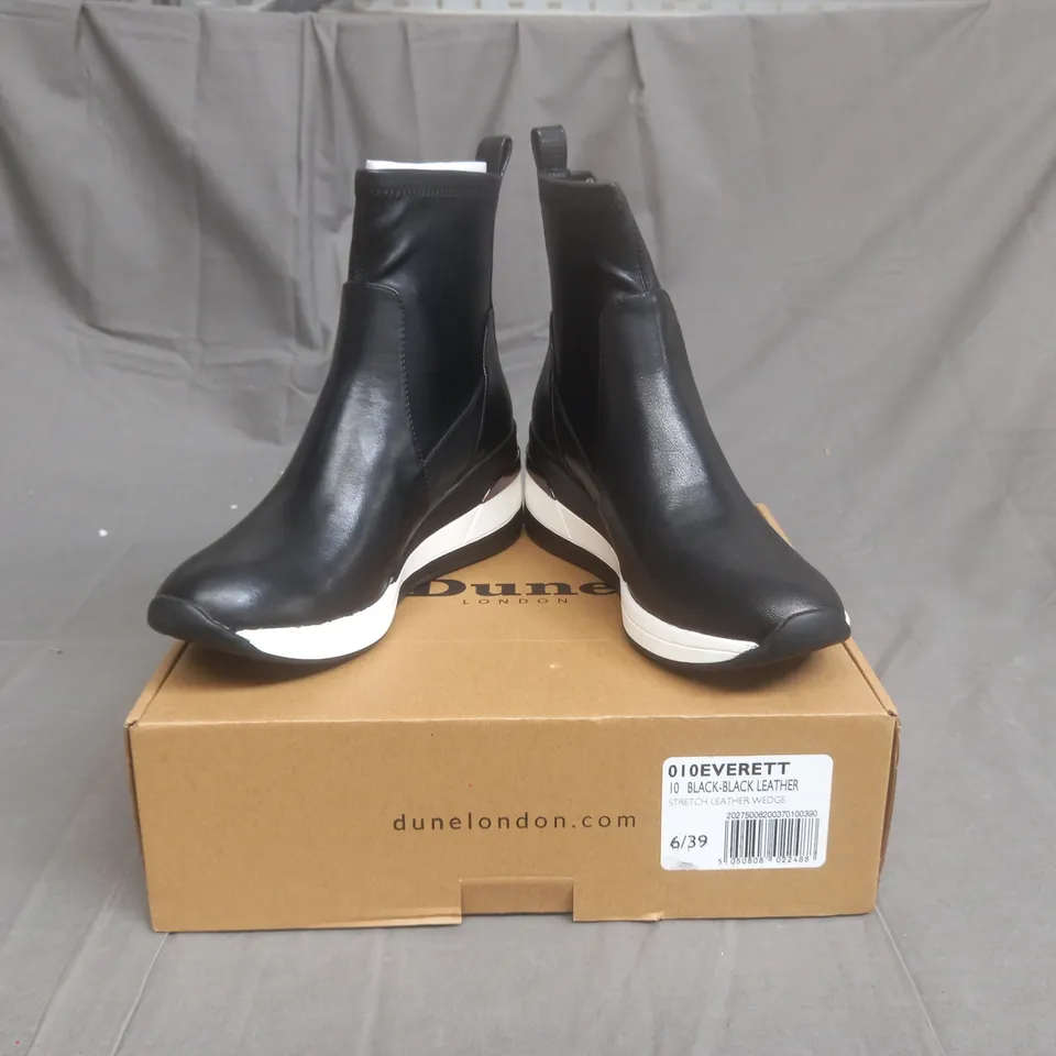 BOXED PAIR OF DUNE LONDON WEDGED BOOTS IN BLACK SIZE EU 39