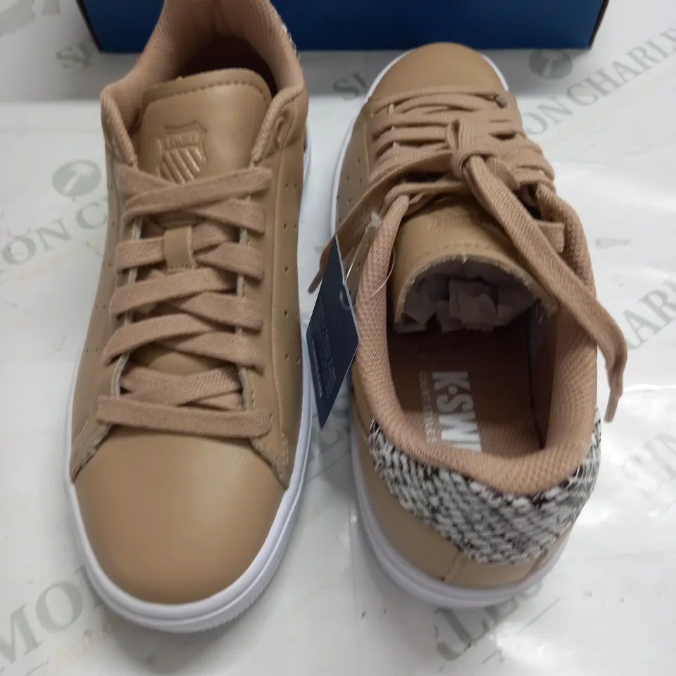 BOXED PAIR OF K-SWISS FRASCO LEATHER TRAINERS IN NOUGAT - 6