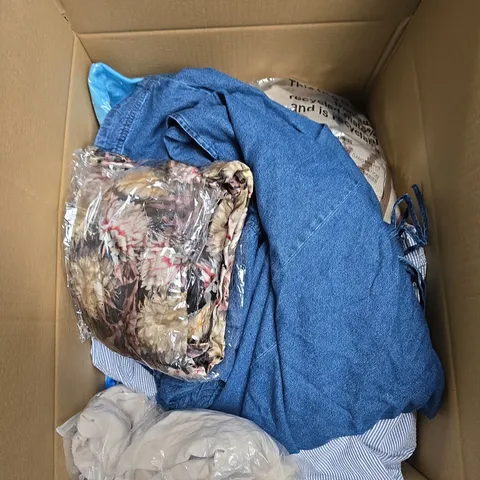 LARGE BOX OF APPROXIMATELY 20 ASSORTED CLOTHING ITEMS IN VARIOUS SIZES, STYLES AND COLOUR