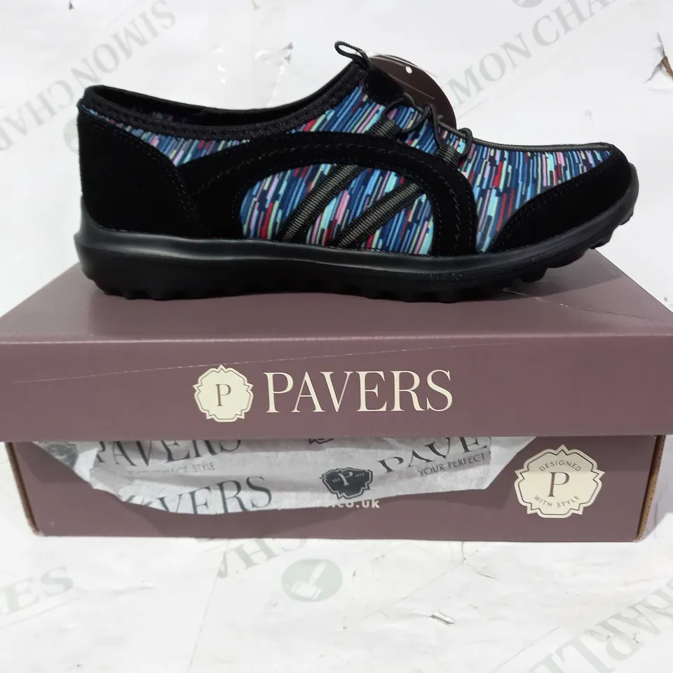 BOXED PAIR OF PAVERS MEMORY FOAM SLIP-ON SHOES IN MULTICOLOUR EU SIZE 38
