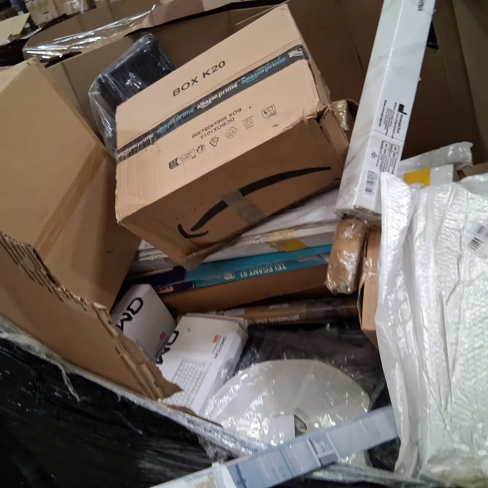 PALLET CONSISTING OF A LARGE QUANTITY OF ASSORTED HOUSEHOLD AND ELECTRICAL PRODUCTS AND ACCESSORIES TO INCLUDE;