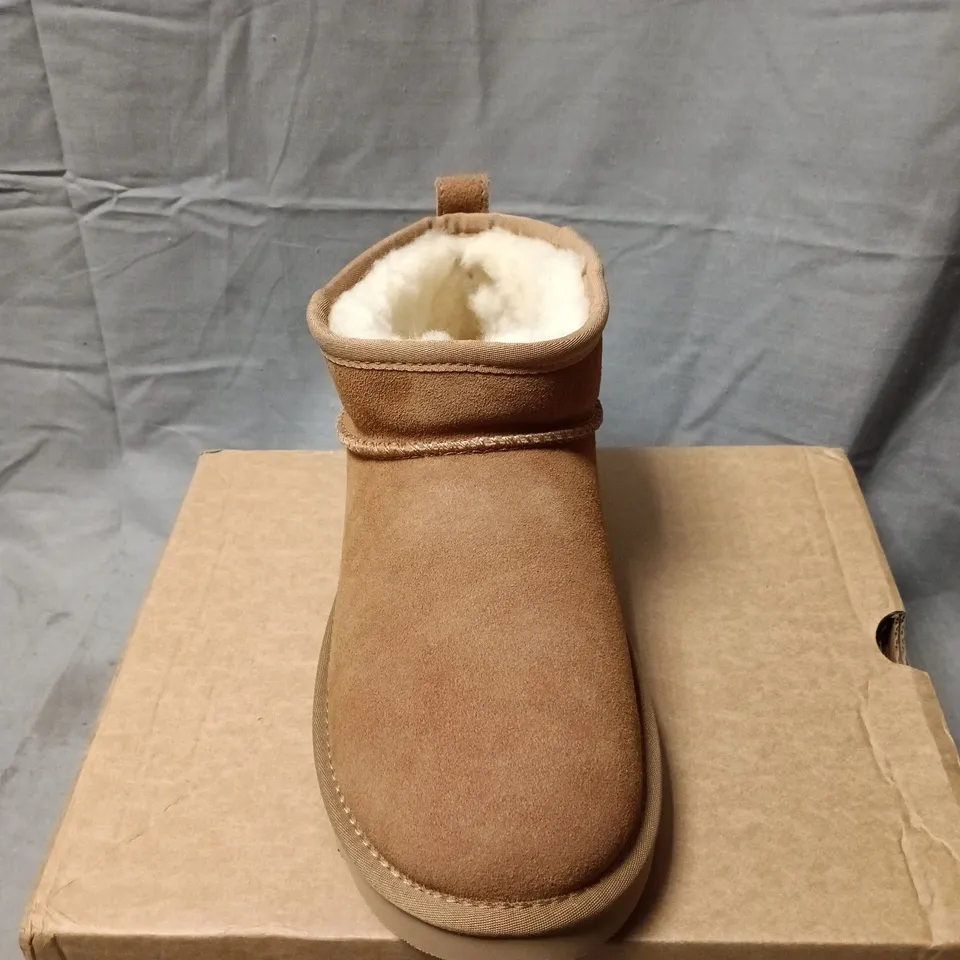 UGG BOOTS – CHESTNUT BROWN SUEDE WOMEN'S ANKLE BOOTS WITH SHEARLING LINING SIZE 8 BOXED