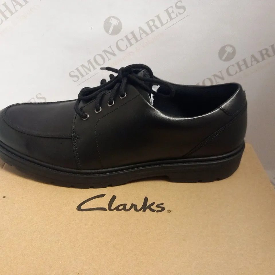 BOXED CLARKS LOXHAM PACE Y SHOES SIZE 8.5