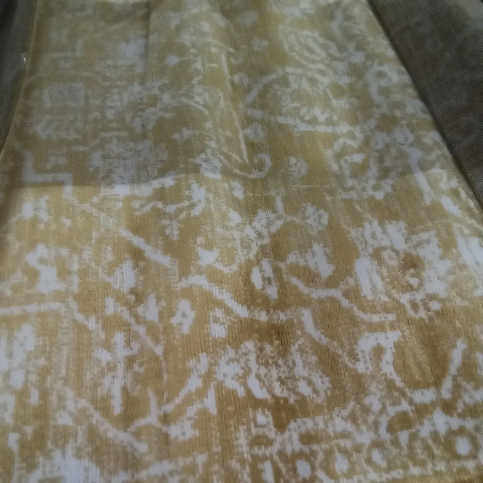 DAZZLE GOLD/WHITE RECTANGLE RUG 120X160CM