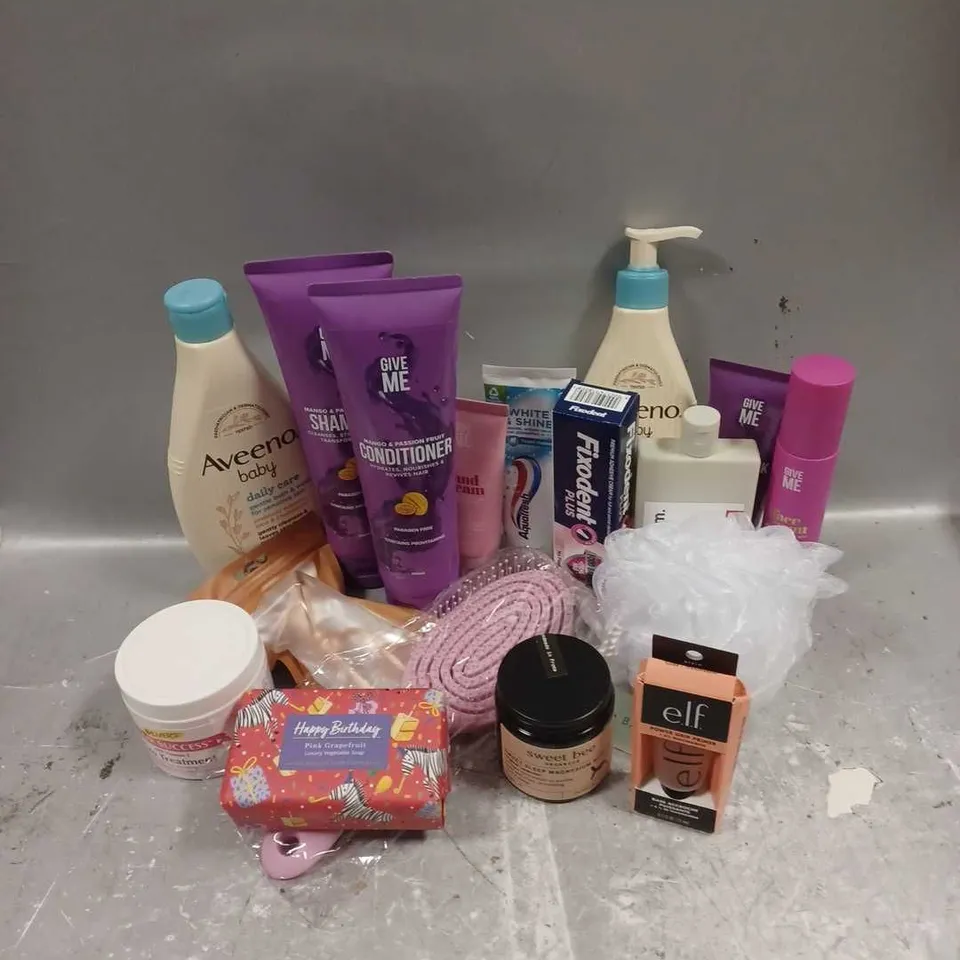 APPROXIMATELY 20 ASSORTED COSMETIC ITEMS TO INCLUDE - ELF POWER GRIP PRIMER - SWEET BEE SLEEP BUTTER - AVEENO BABY MOISTURISING LOTION - PALMER'S HAIR SUCCESS TREATMENT - ETC