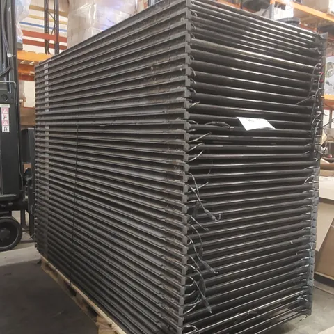 PALLET CONTAINING A VERY LARGE QUANTITY OF SOLYNDRA 200W SOLAR PANELS