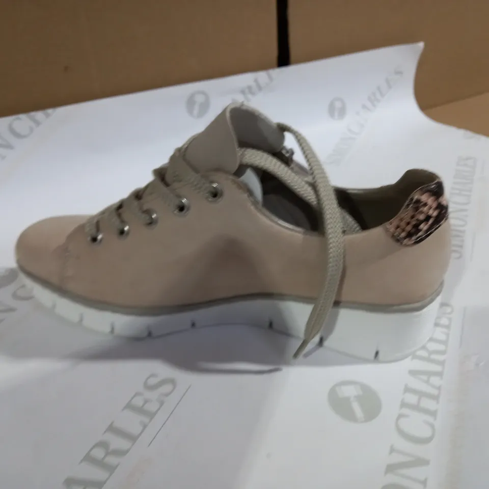 RIEKER BEIGE SIZE 3.5