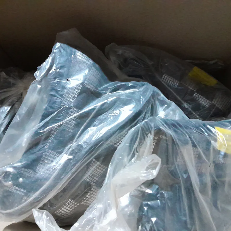 APPROXIMATELY 10 PAIRS OF SMARTFIT KIDS FLAT SLIP ON SHOES IN VARIOUS SIZES TO INCLUDE SIZE 4.5