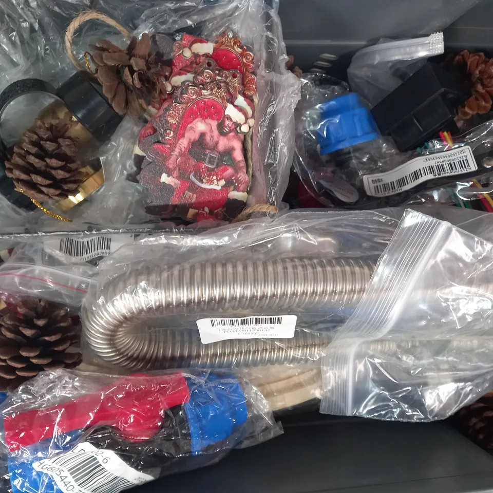 LOT OF APPROXIMATELY 10 ASSORTED HOUSEHOLD ITEMS TO INCLUDE BIC PENS, SOLAR STAKE LIGHT, ETC