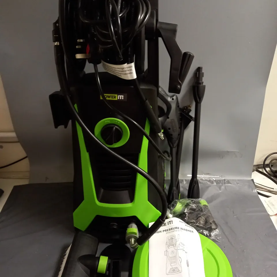 BOXED POWER IT! ELECTRIC 2200W PRESURE WASHER IN BLACK/GREEN