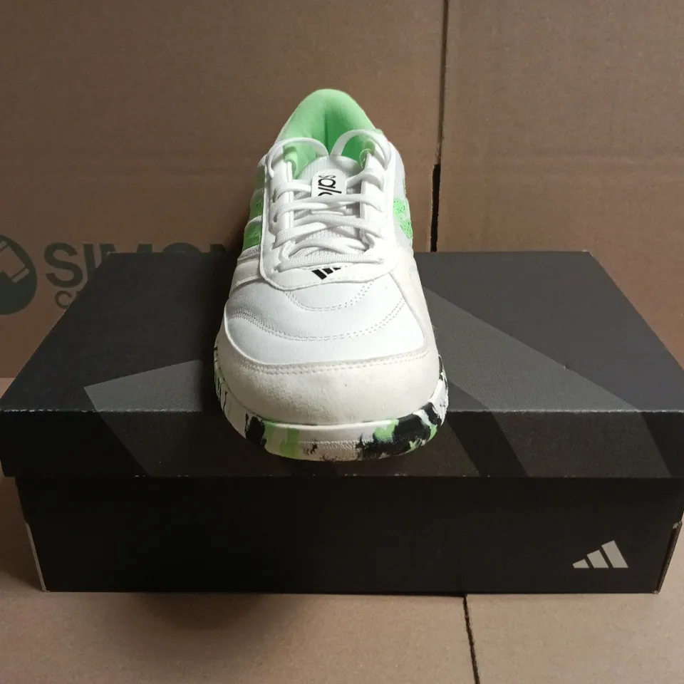 BOXED PAIR OF ADIDAS TOP SALA COMPETITIO TRAINERS IN WHITE/GREEN SIZE UK 9.5