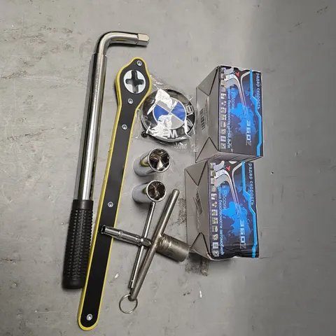 APPROXIMATELY 10 ASSORTED CAR ACCESSORIES TO INCLUDE TOOLS, CAR BADGE AND RADAR DETECTOR   - ETC - COLECTION ONLY