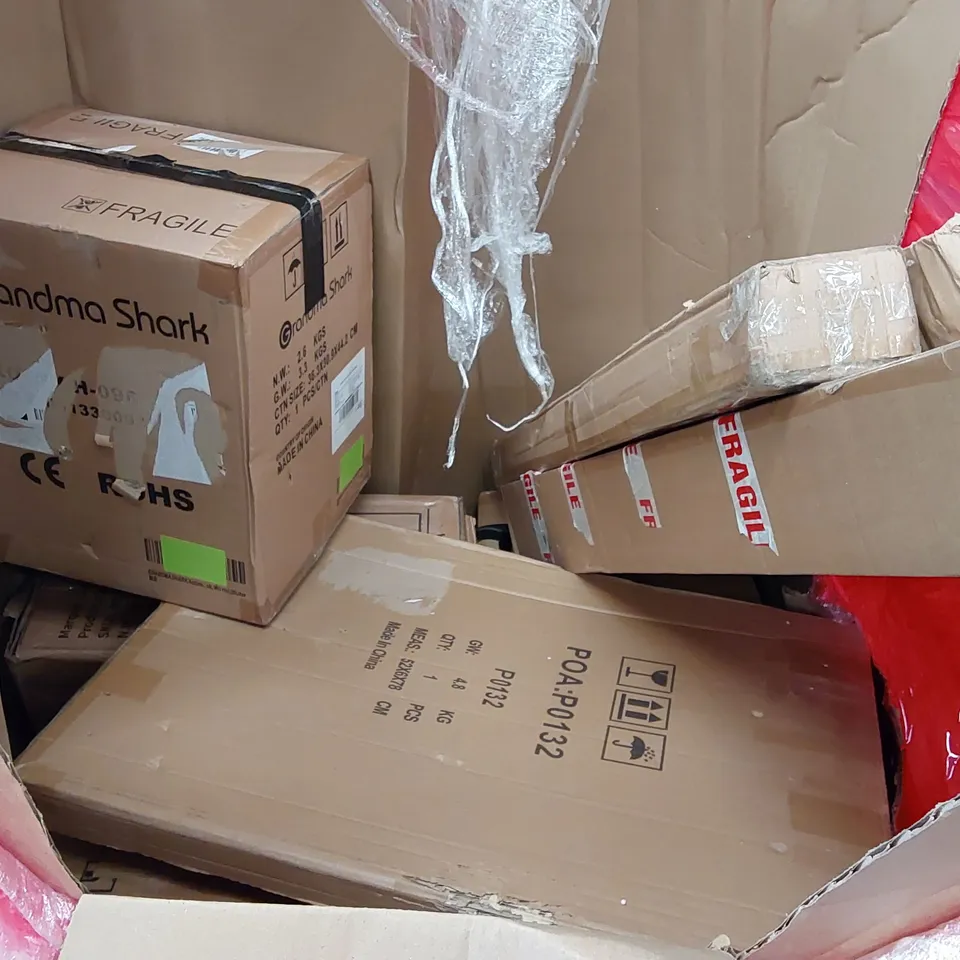 PALLET OF ASSORTED ITEMS INCLUDING: 6'6" X 6'6" COMPACT CANOPY, BLADELESS PURIFIER & HEATER FAN, HOLLYWOOD VANITY MIRROR, SPRAY PAINTING CLOTHES HANGER, TOILET SEAT