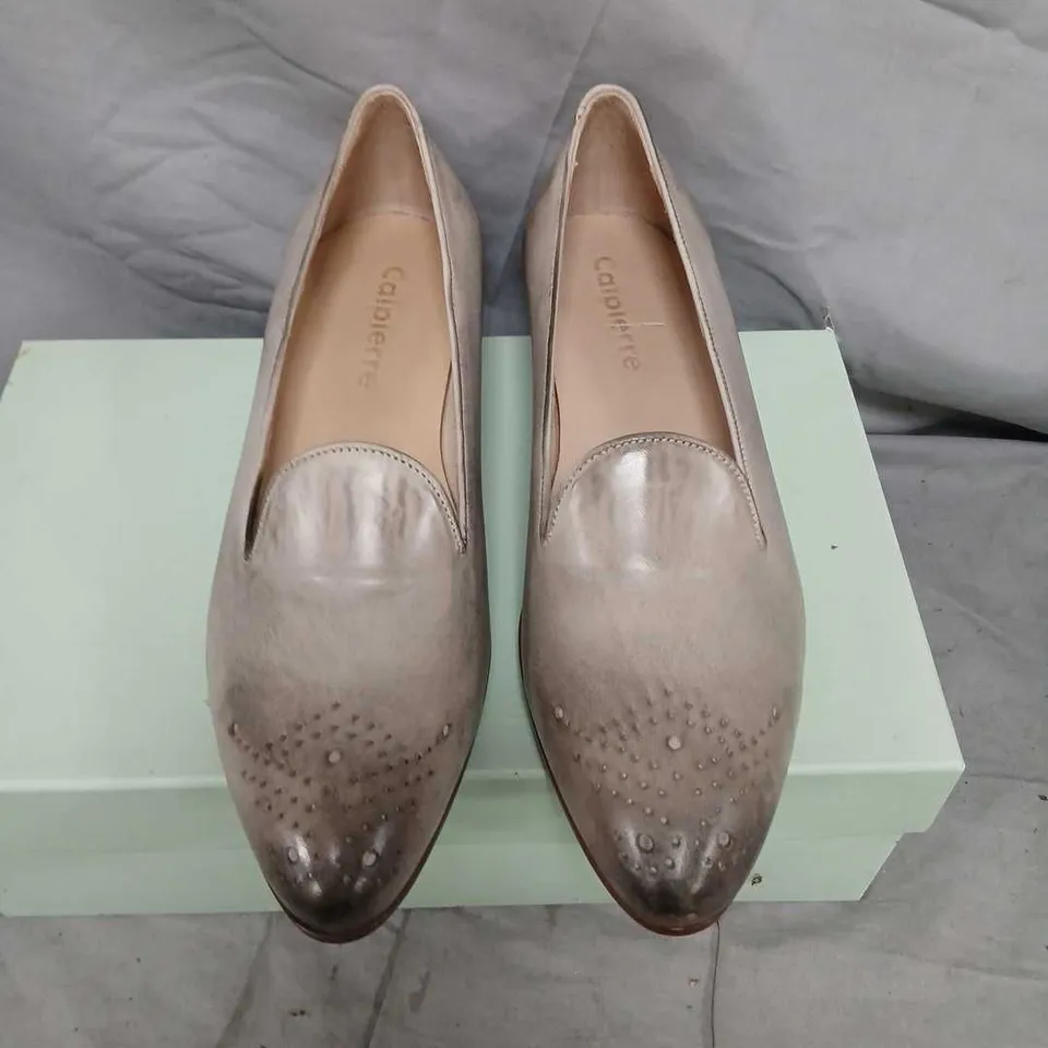 CALPIERRE WOMEN'S TAUPE LEATHER LOAFERS – UK 7 (EU 40)