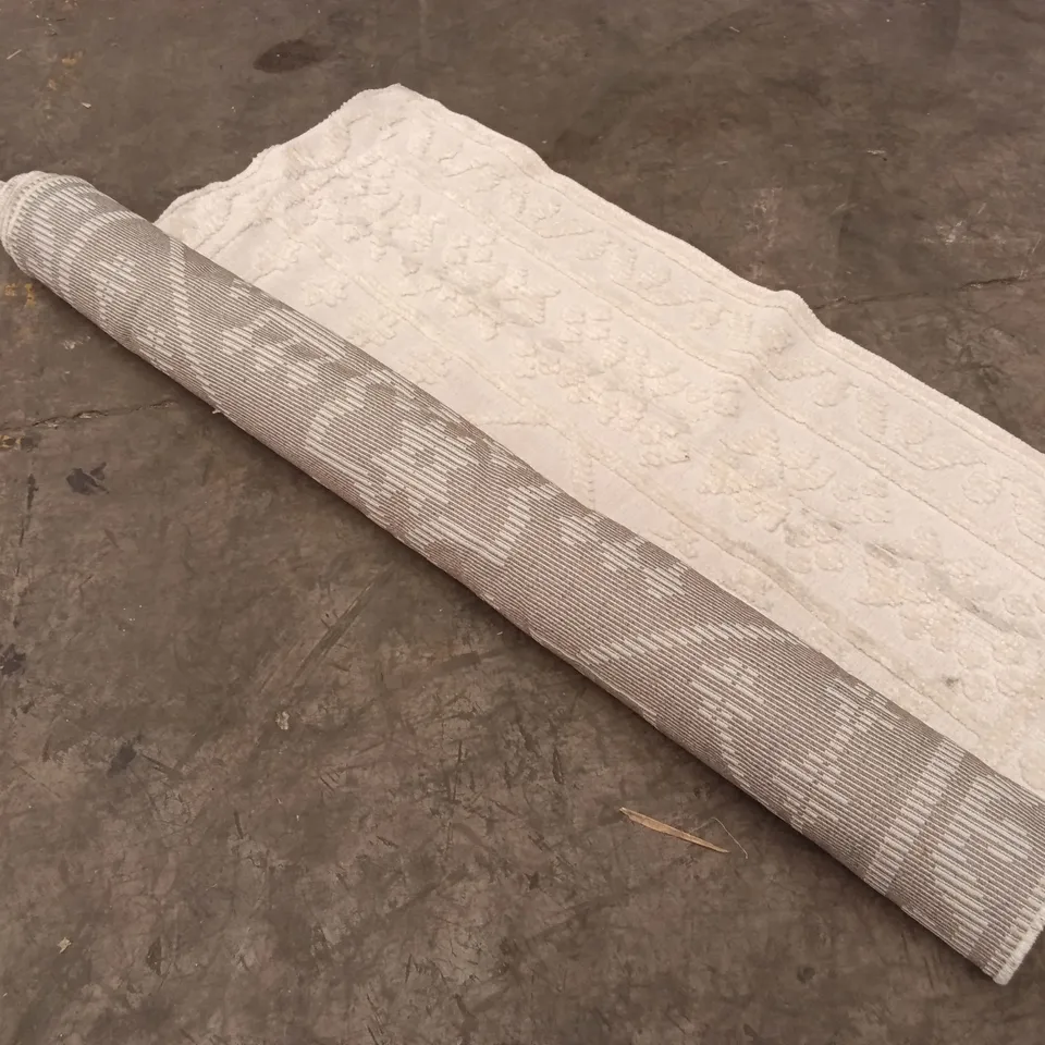 STILLAGE TO CONTAIN APPROXIMATELY 19X DESIGNER AREA RUGS