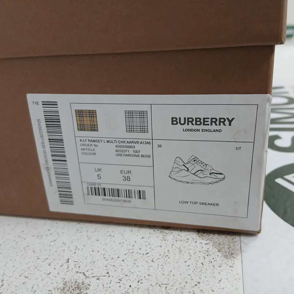 BURBERRY LOW TOP SNEAKER – GREY/ARCHIVE BEIGE, UK 5 (EU 38)