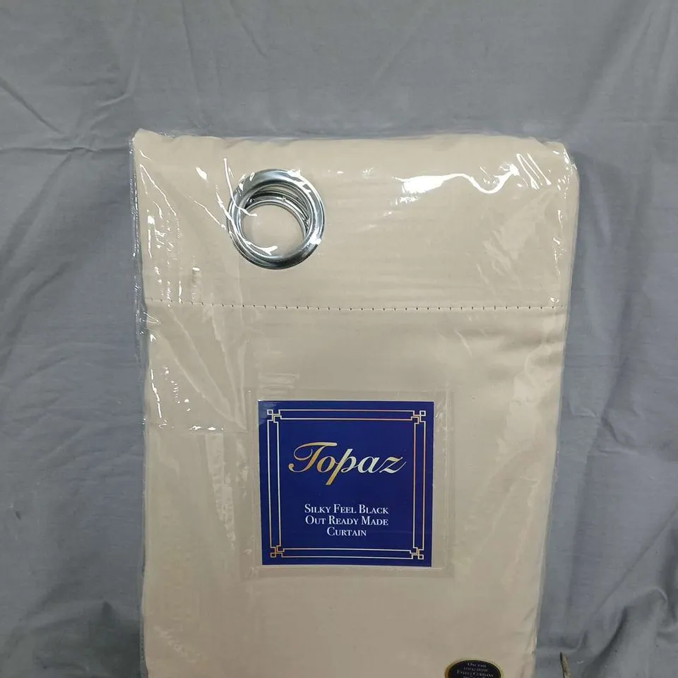 BOX OF APPROX 8 TOPAZ SILK FEEL BLACKOUT READY MADE CURTAIN – BEIGE, EYELET HEADER, FULLY LINED 