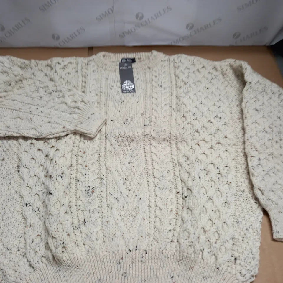 LOT OF 10 AS NEW PURE NEW WOOL KNITTED CREW JUMPERS IN ECRU - ALL L