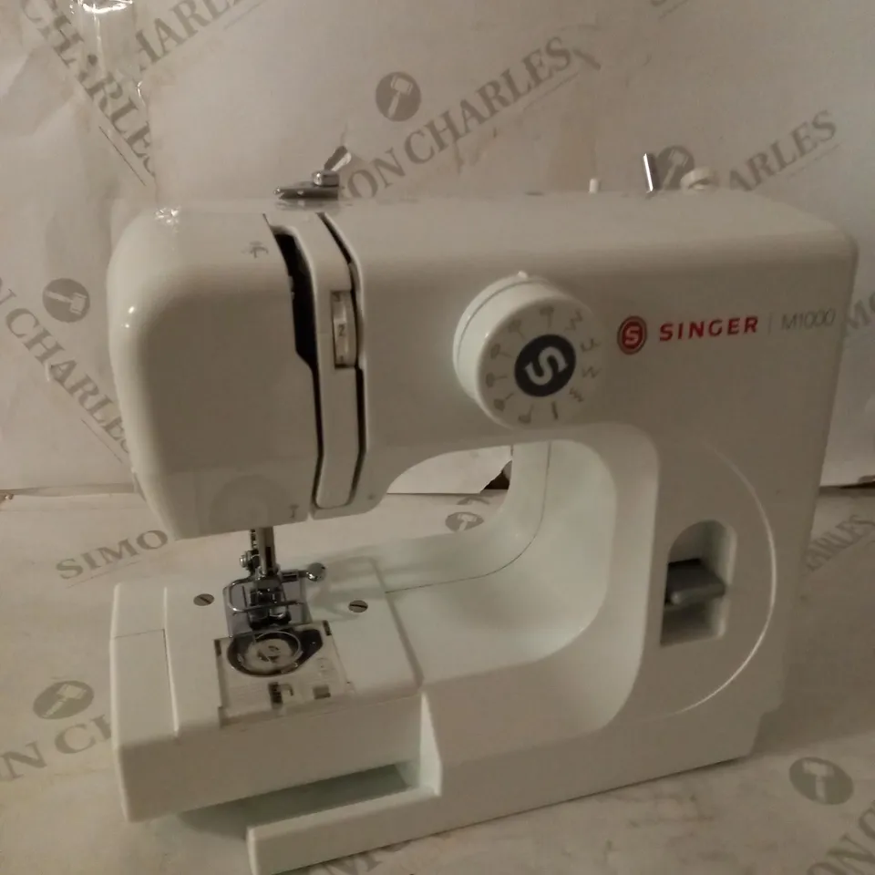 SINGER M1000 MENDING MACHINE