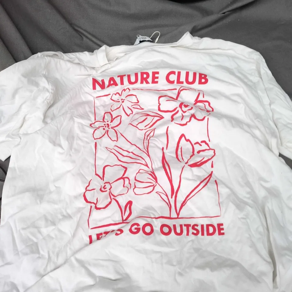 NATURE CLUB WHITE T‑SHIRT WITH FLORAL BACK PRINT