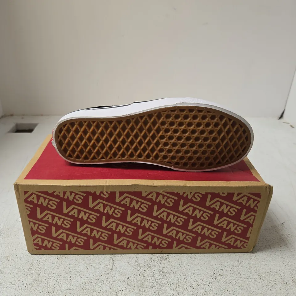 VANS SLIP-ON TRAINERS – BLACK - 5