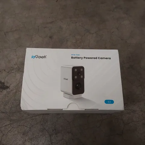 BOXED IOGEEK WIRE-FREE BATTERY POWERED CAMERA