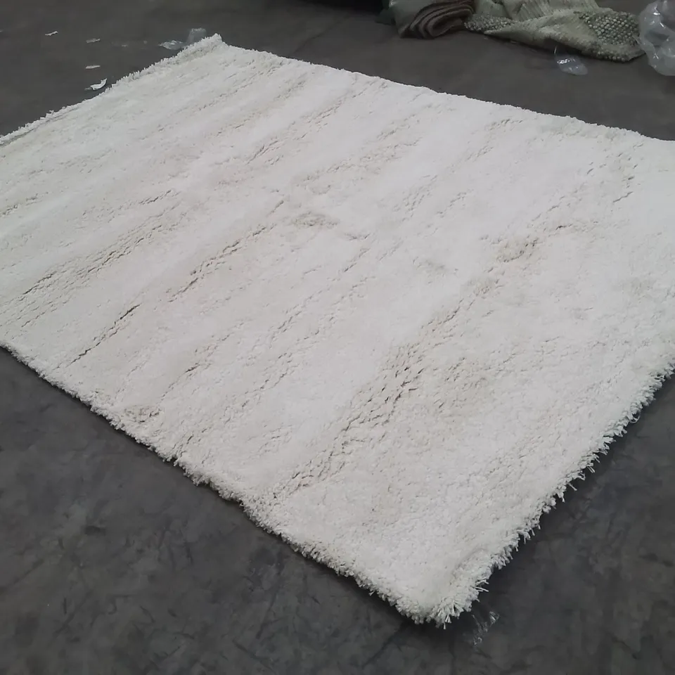 QUALITY DESIGNER AREA RUG - APPROXIMATELY 290X200CM