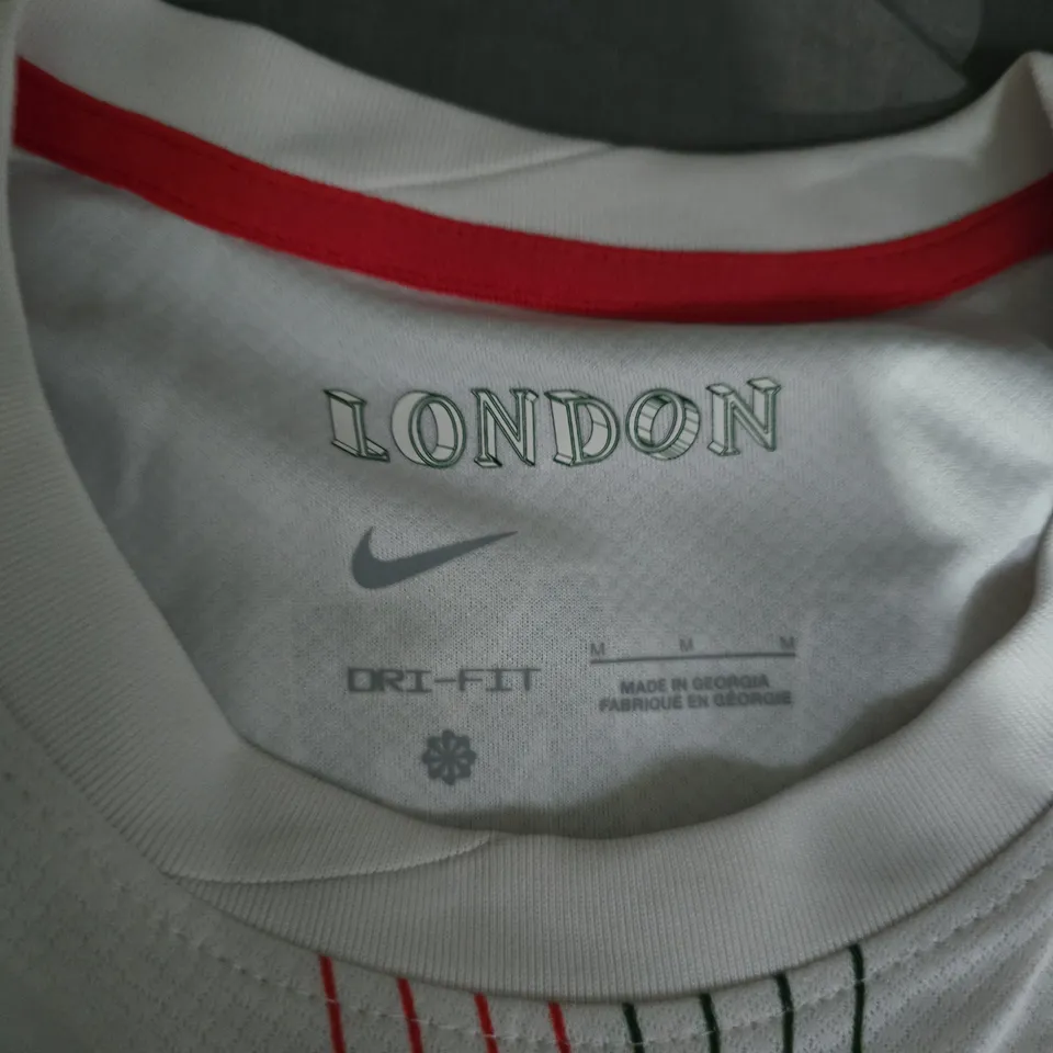 NIKE LONDON DRI-FIT FOOTBALL JERSEY – MEN’S, SIZE M 
