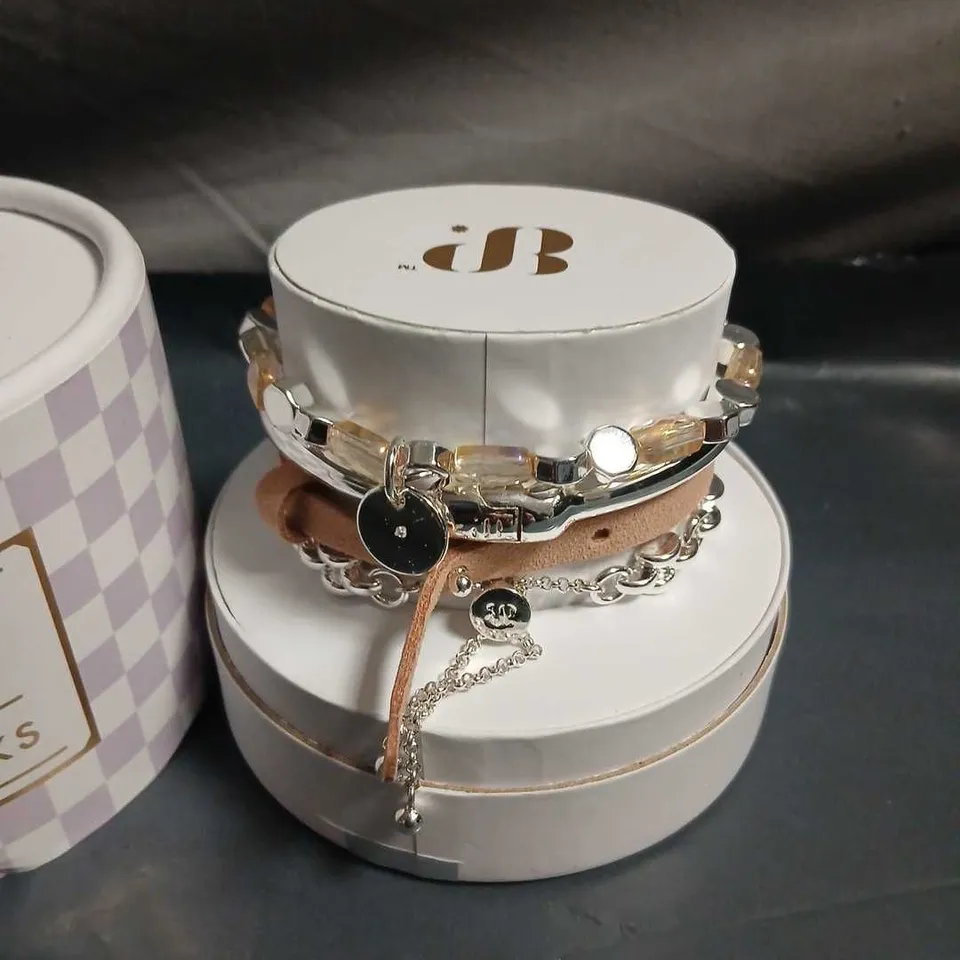 BOMB PARTY ST89864 IT'S ALL IN THE FINE DETAILS LAB CREATED STONES SILVER PLATING BRACELET SET